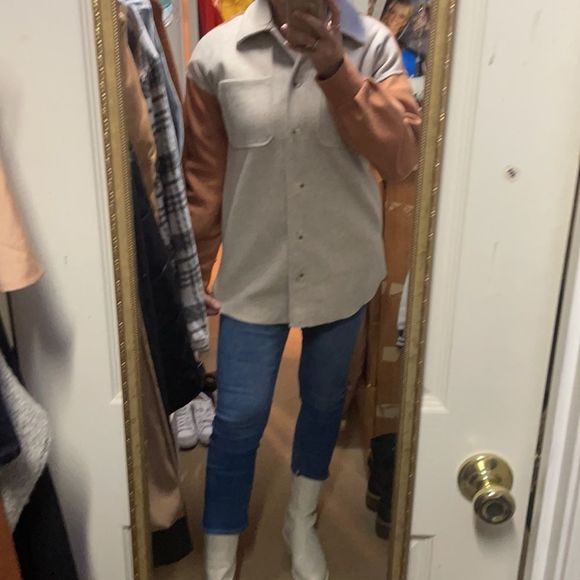 VICI Colorblock Oversized Button Up Shacket. Size S - Picture 8 of 12